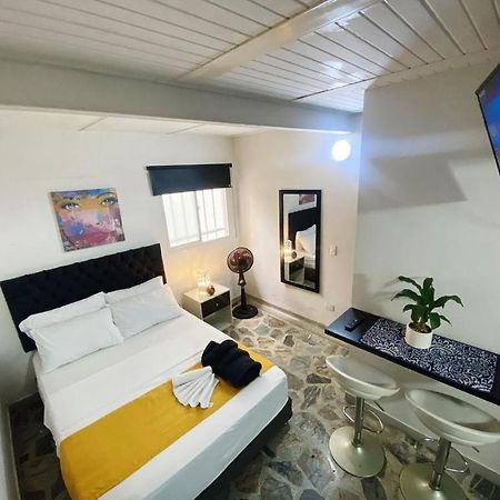 Vip Apartasuites Rosales Medellín Extérieur photo