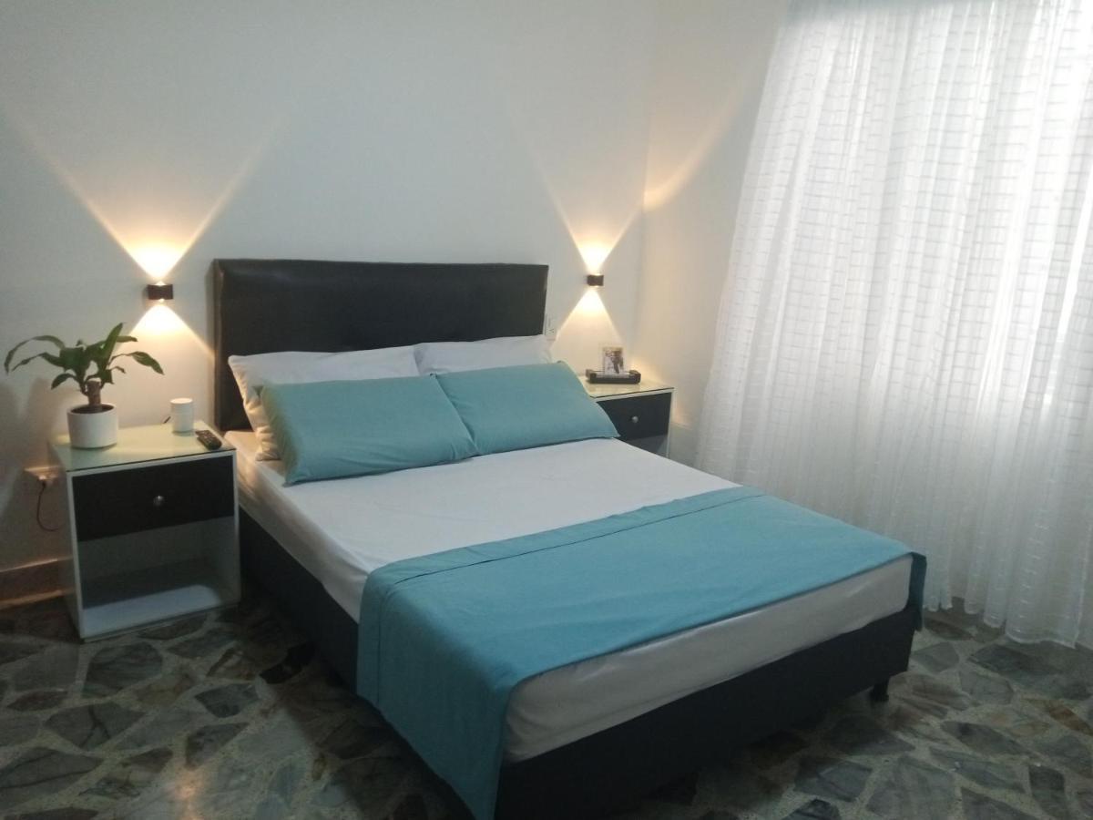 Vip Apartasuites Rosales Medellín Extérieur photo