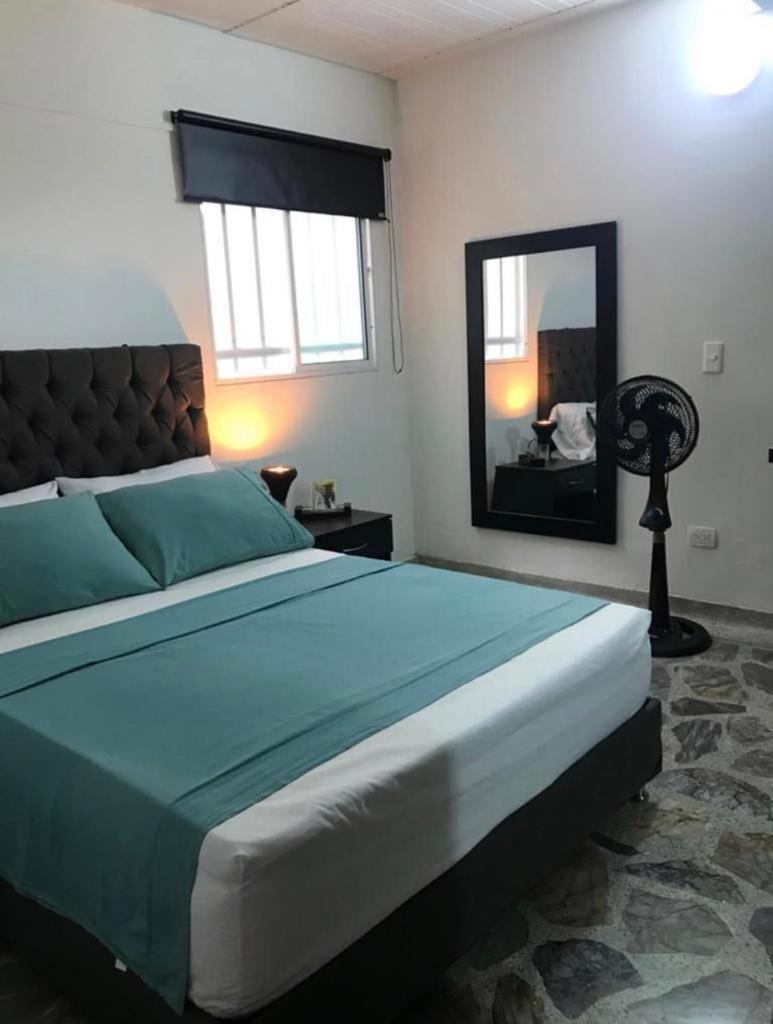 Vip Apartasuites Rosales Medellín Extérieur photo