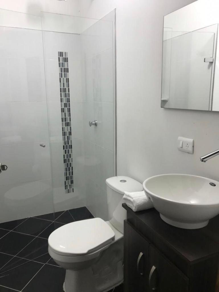 Vip Apartasuites Rosales Medellín Extérieur photo